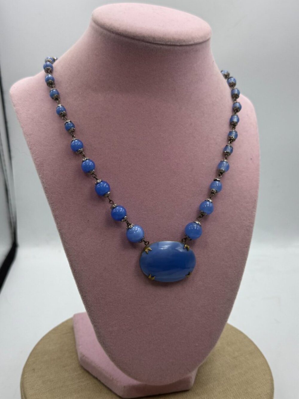 vintage czech blue thermoset 1920s necklace